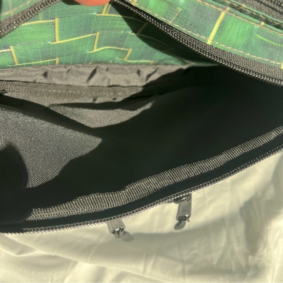 Rare Basket weave graphic belt bag - Picture 8 of 13